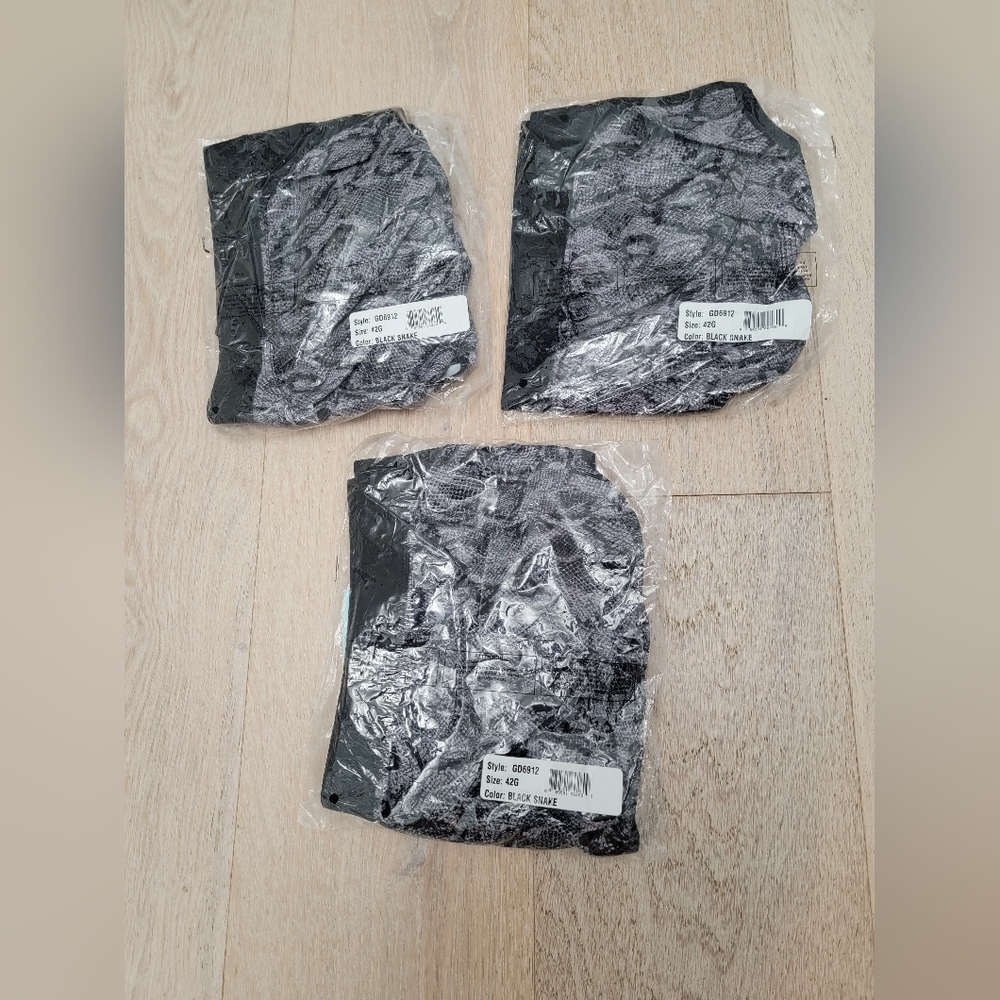 Goddess Black and Gray Lace Bras Set